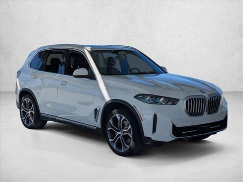 Certified 2024 BMW X5 xDrive40i w/ Premium Package image 3