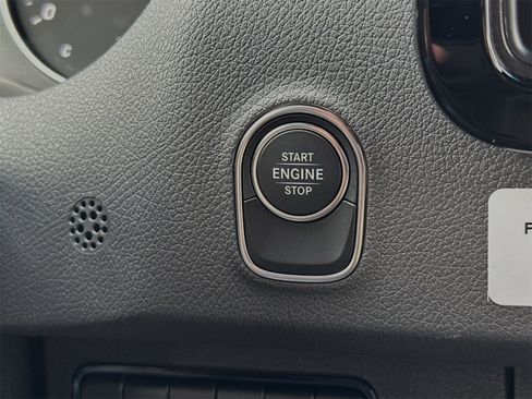 Used 2024 Mercedes-Benz Sprinter 3500 image 25