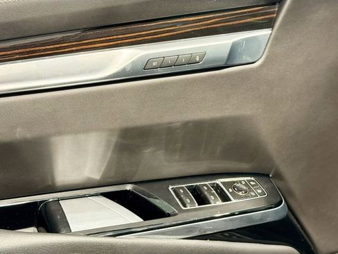 Certified 2025 Cadillac Escalade ESV Premium Luxury image 18