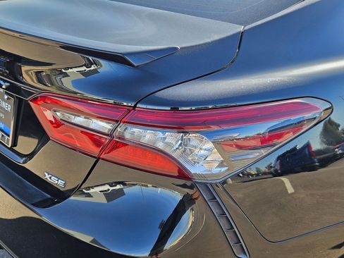 Used 2022 Toyota Camry XSE FWD image 12