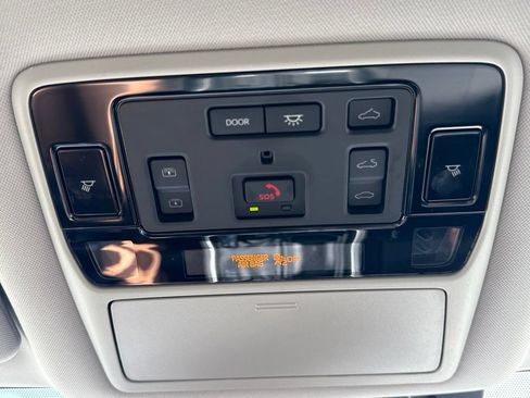 Used 2025 Toyota Grand Highlander AWD image 45