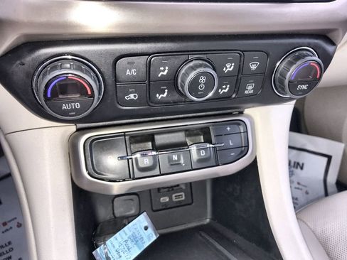 Used 2023 GMC Acadia Denali w/ Denali Ultimate Package image 19