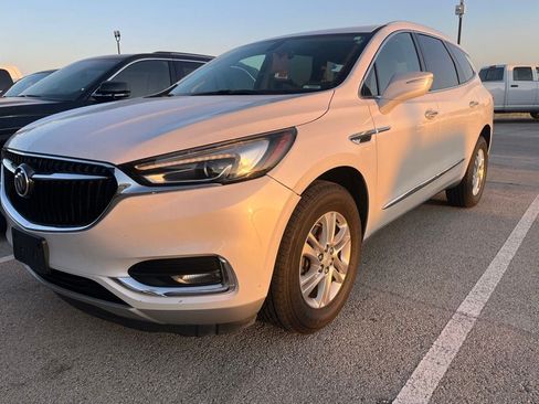 Used 2018 Buick Enclave Essence FWD image 1