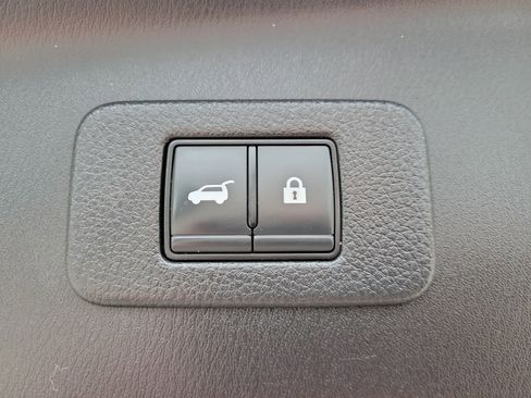 Used 2022 Nissan Armada Platinum w/ Captain's Chairs Package image 12