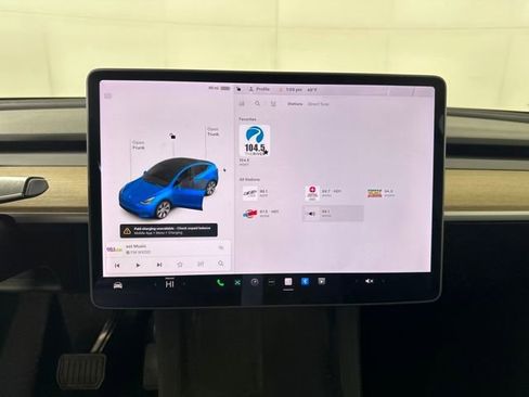 Used 2021 Tesla Model Y Long Range image 18