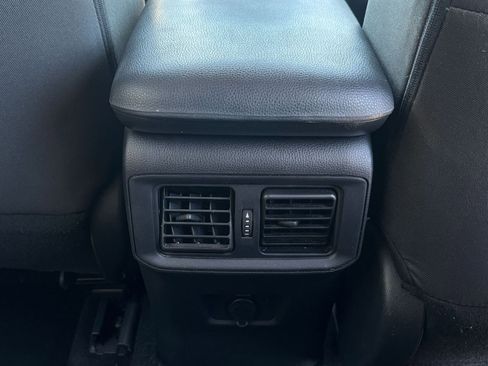 Used 2024 Toyota RAV4 LE AWD/4WD image 28