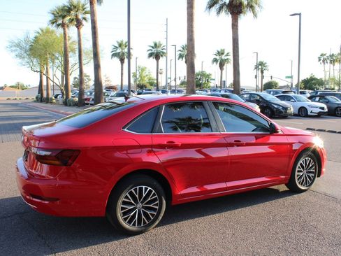 Used 2019 Volkswagen Jetta SE image 4