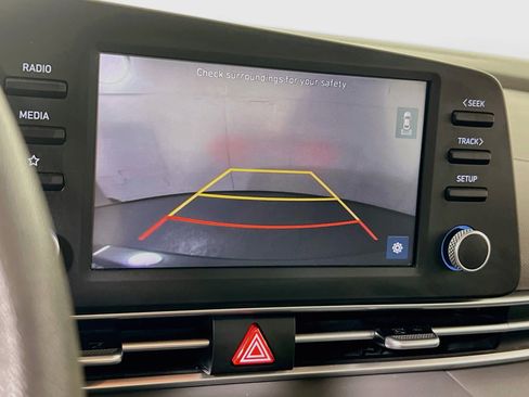Used 2023 Hyundai Elantra SEL FWD image 13