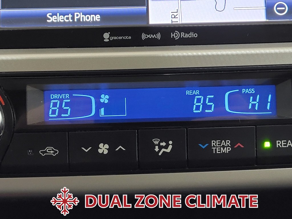 Used 2018 Toyota Highlander XLE AWD/4WD image 24