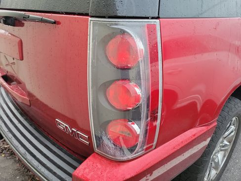 Used 2013 GMC Yukon Denali image 10