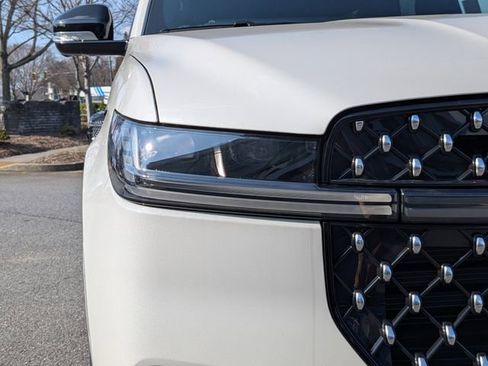 New 2025 Lincoln Navigator L Black Label image 9