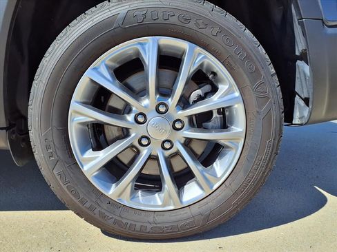 Certified 2021 Jeep Cherokee Latitude Lux w/ Comfort/Convenience Group image 34