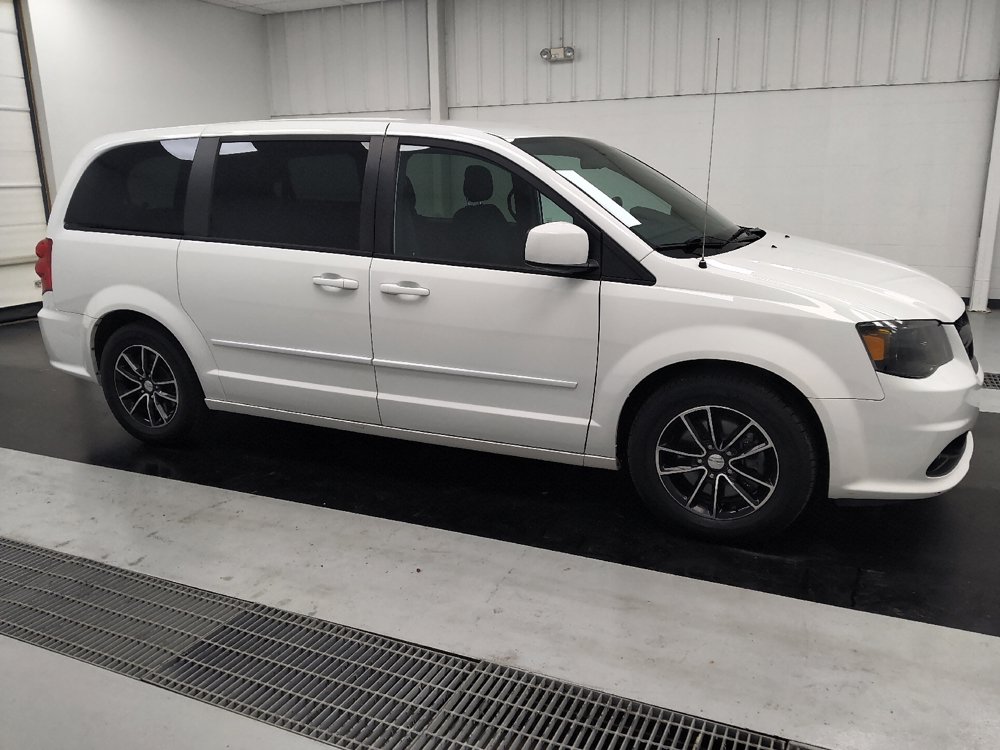 Used 2016 Dodge Grand Caravan SXT FWD image 11