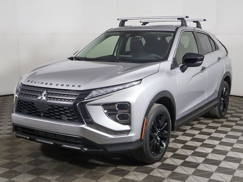 Used 2023 Mitsubishi Eclipse Cross LE image 6