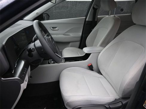 Used 2024 Hyundai Kona SE image 14