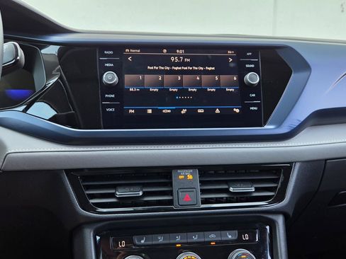 Certified 2024 Volkswagen Taos SE AWD/4WD image 29