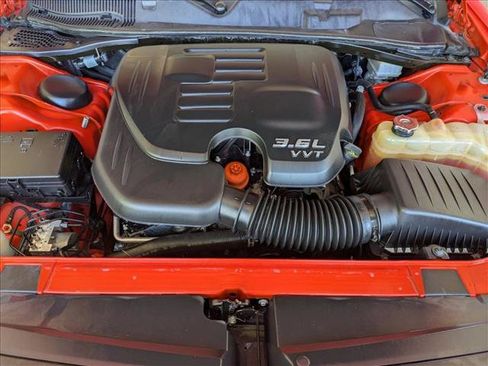 Used 2021 Dodge Challenger SXT RWD image 18