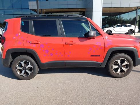Used 2020 Jeep Renegade Trailhawk w/ Premium Leather Group AWD/4WD image 3