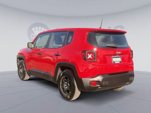 Used 2019 Jeep Renegade Sport image 4
