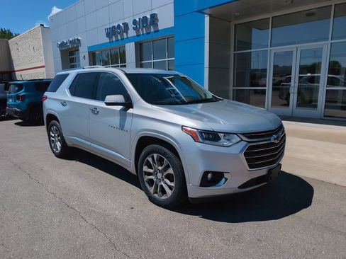 Used 2018 Chevrolet Traverse Premier AWD/4WD image 2