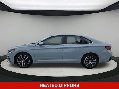 Used 2026 Volkswagen Jetta SE FWD image 3