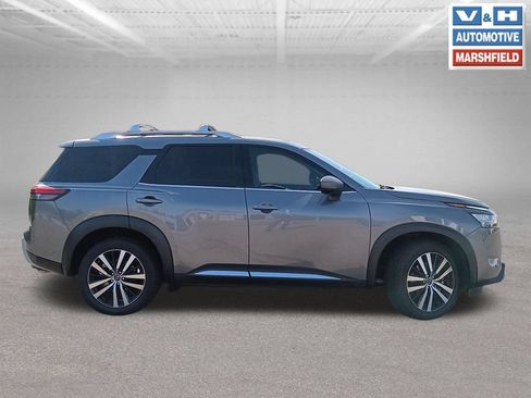 Used 2023 Nissan Pathfinder Platinum AWD/4WD image 26