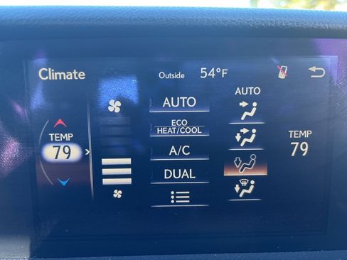 Used 2017 Lexus IS 200t image 29