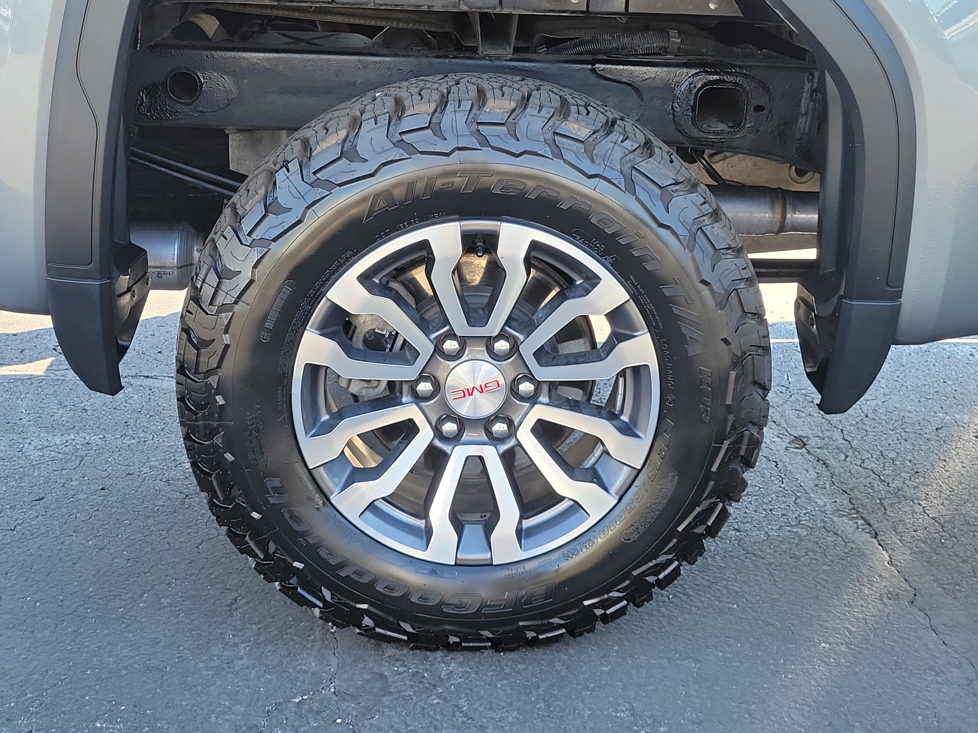 Used 2021 GMC Sierra 1500 AT4 w/ AT4 Premium Package AWD/4WD image 5