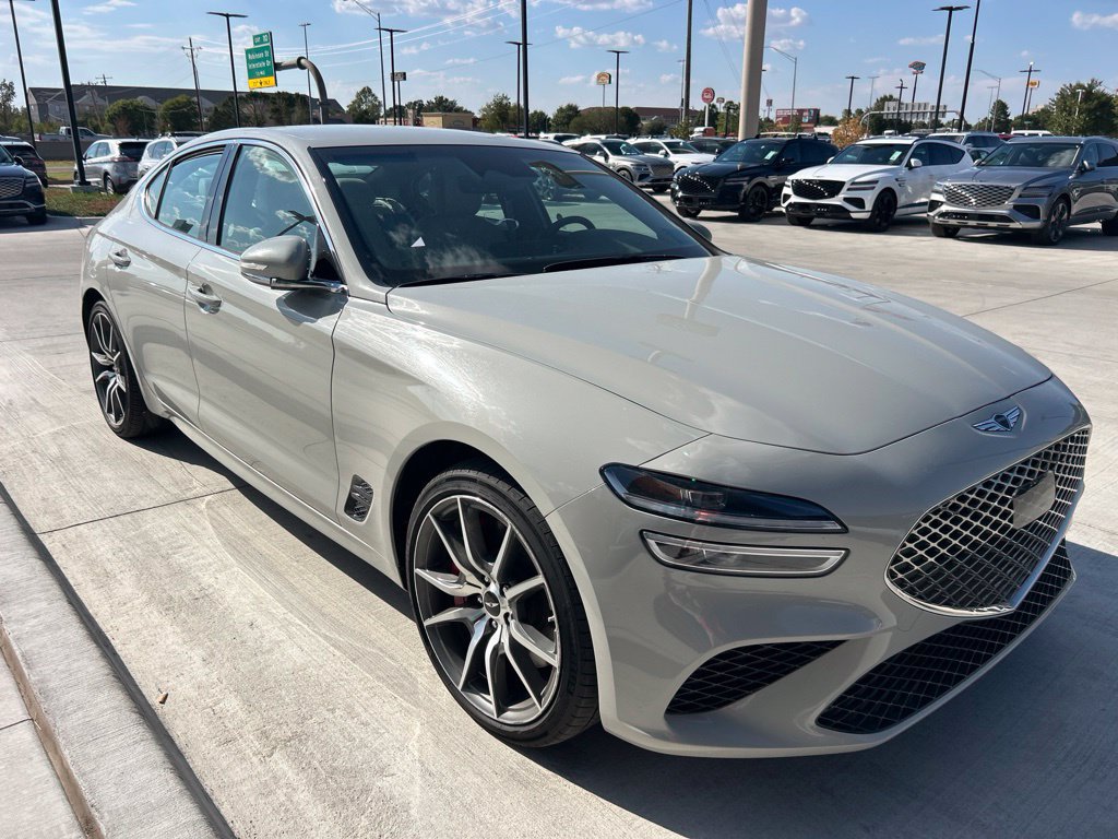 Used 2025 Genesis G70 2.5T RWD image 3