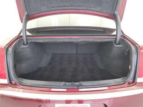 Used 2020 Chrysler 300 Limited image 8
