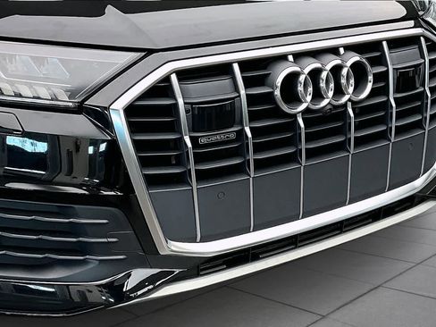Used 2023 Audi Q7 2.0T Premium Plus w/ Premium Plus Package AWD/4WD image 31