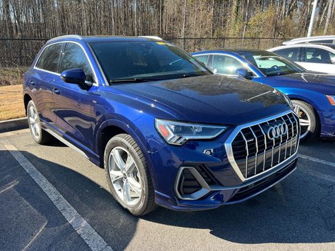 Certified 2022 Audi Q3 2.0T Premium Plus w/ Premium Plus Package image 3