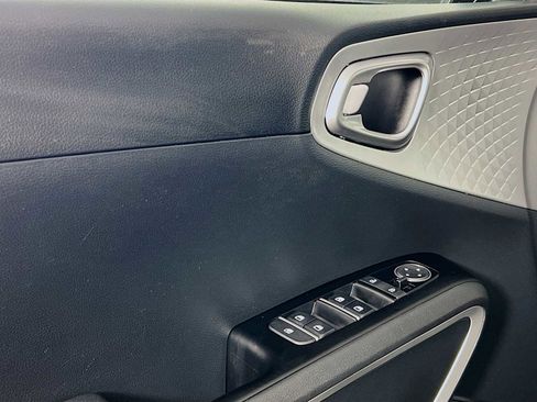 Used 2024 Kia Soul LX w/ Option Group 015 image 17