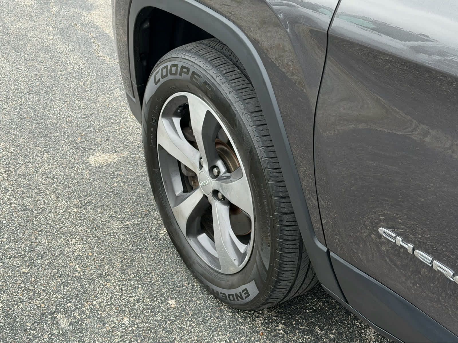 Used 2019 Jeep Cherokee Limited AWD/4WD image 7