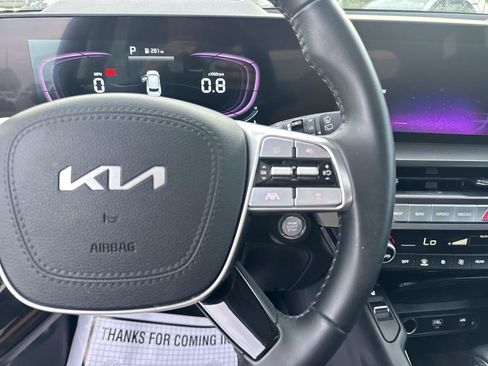Used 2025 Kia Telluride S FWD image 11
