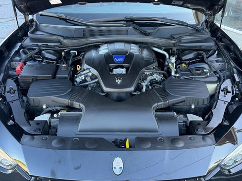 Used 2015 Maserati Ghibli S Q4 AWD/4WD image 29