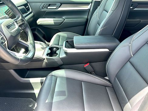 Used 2026 GMC Terrain Denali AWD/4WD image 13
