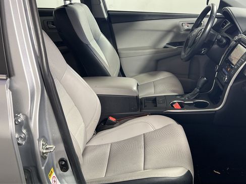 Used 2016 Toyota Camry SE w/ Moonroof Package FWD image 25