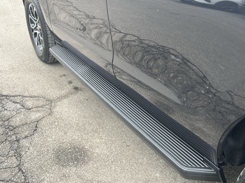 Used 2024 Ford Expedition XLT image 14