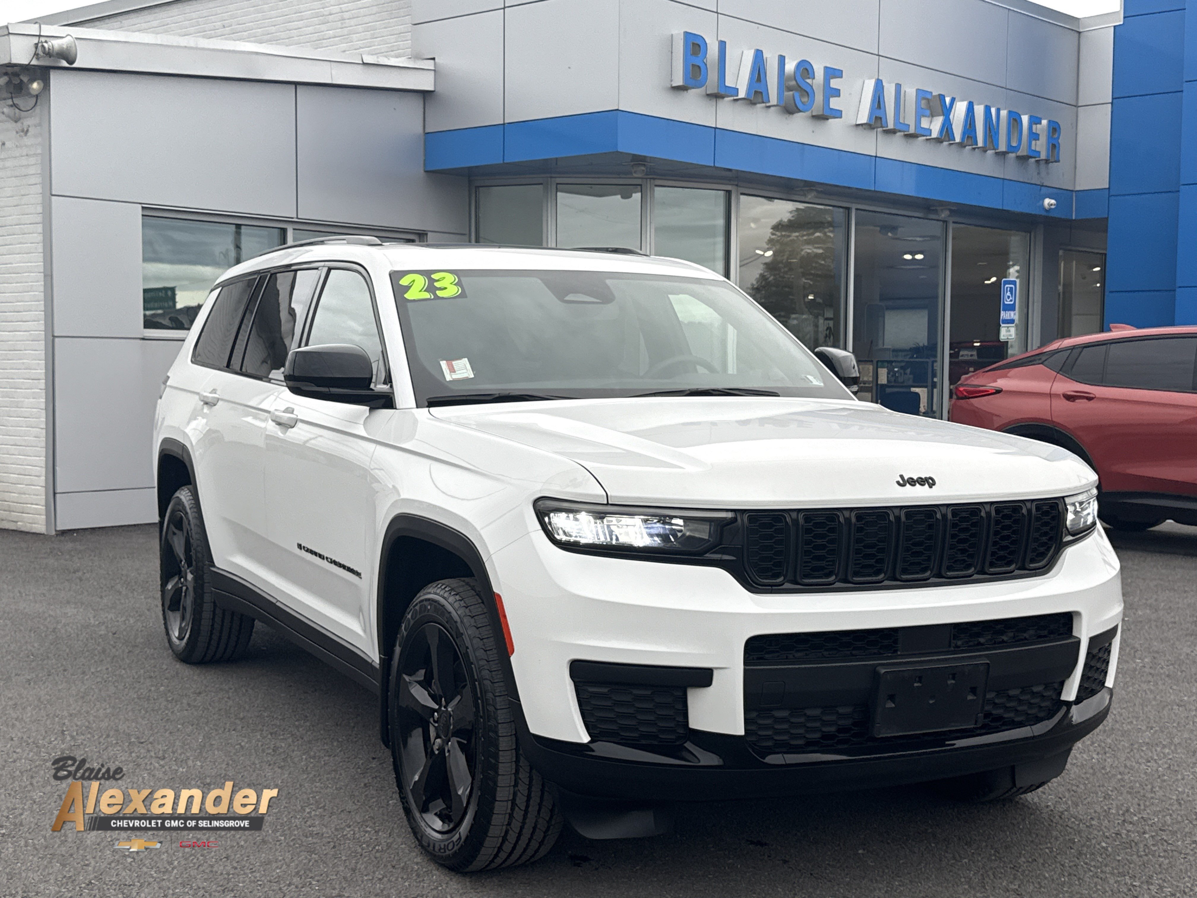 Used 2023 Jeep Grand Cherokee L Laredo AWD/4WD image 1
