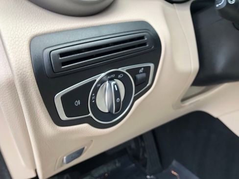 Used 2021 Mercedes-Benz GLC 300 4MATIC w/ Multimedia Package image 12