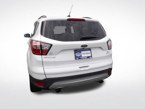 Used 2018 Ford Escape SE FWD image 12