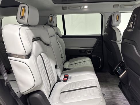 Used 2023 Rivian R1S Adventure image 23