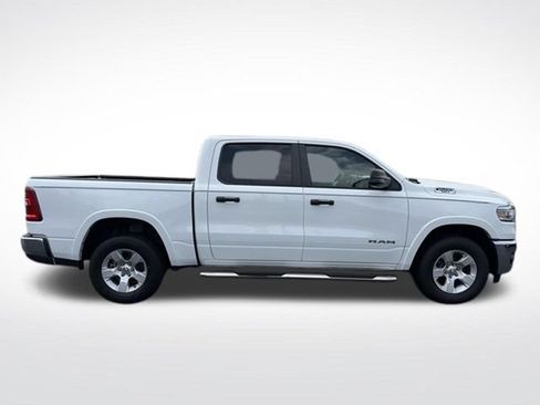 Used 2025 RAM 1500 Big Horn AWD/4WD image 7