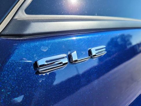 Used 2022 GMC Terrain SLE w/ Driver Convenience Package image 28