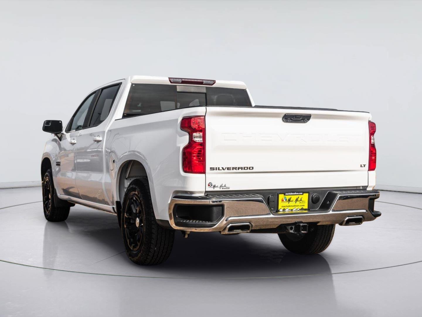 Used 2024 Chevrolet Silverado 1500 LT w/ Z71 Off-Road Package AWD/4WD image 11