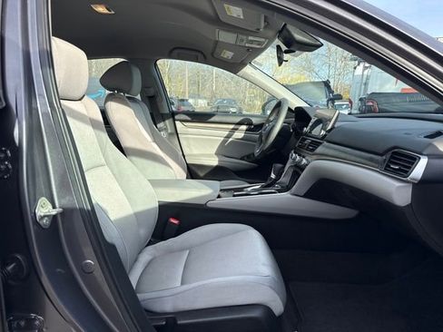 Used 2019 Honda Accord LX image 10