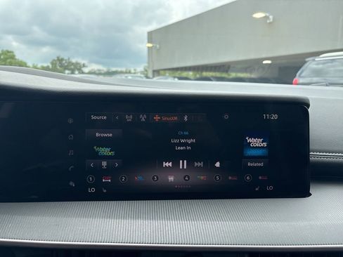 Used 2025 Nissan Murano SV AWD/4WD image 19