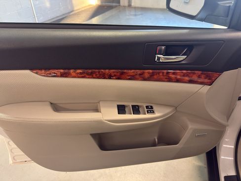 Used 2012 Subaru Outback 2.5i Limited w/ Moonroof Pkg image 13