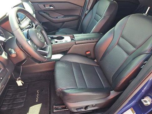 Used 2023 Nissan Rogue SV w/ SV Premium B Package FWD image 8